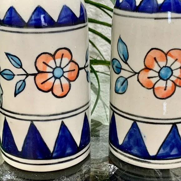 NWOT Hand Painted Ceramic Vase Set - Picture 4 of 5